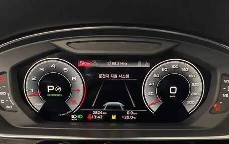 Audi A8, 2022 год, 8 707 857 рублей, 10 фотография