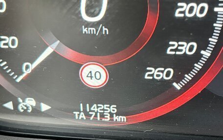 Volvo V60 Cross Country II, 2020 год, 3 700 000 рублей, 11 фотография
