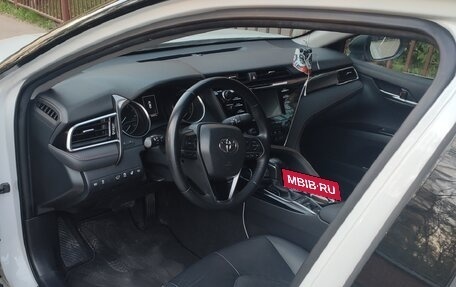 Toyota Camry, 2021 год, 3 100 000 рублей, 4 фотография