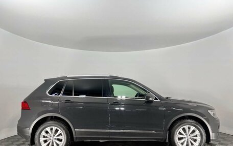 Volkswagen Tiguan II, 2018 год, 1 999 000 рублей, 4 фотография