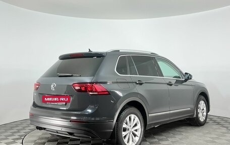 Volkswagen Tiguan II, 2018 год, 1 999 000 рублей, 5 фотография