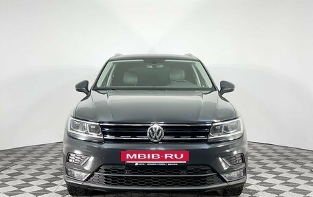 Volkswagen Tiguan II, 2018 год, 1 999 000 рублей, 2 фотография
