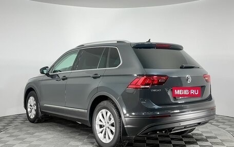Volkswagen Tiguan II, 2018 год, 1 999 000 рублей, 7 фотография
