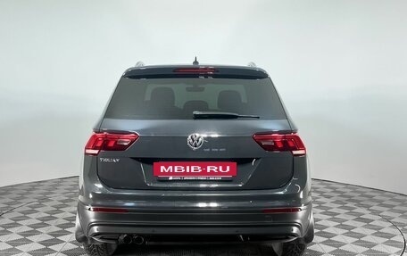 Volkswagen Tiguan II, 2018 год, 1 999 000 рублей, 6 фотография