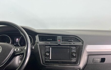 Volkswagen Tiguan II, 2018 год, 1 999 000 рублей, 19 фотография