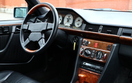 Mercedes-Benz W124, 1991 год, 15 490 000 рублей, 8 фотография