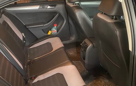 Volkswagen Jetta VI, 2014 год, 780 000 рублей, 14 фотография