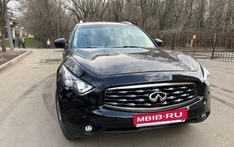 Infiniti FX II, 2011 год, 1 700 000 рублей, 3 фотография