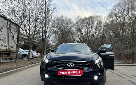 Infiniti FX II, 2011 год, 1 700 000 рублей, 8 фотография