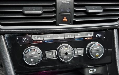 Volkswagen Jetta VII, 2020 год, 2 200 000 рублей, 16 фотография