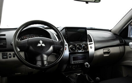 Mitsubishi Pajero Sport II рестайлинг, 2011 год, 1 649 000 рублей, 11 фотография