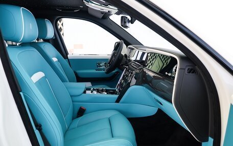 Rolls-Royce Cullinan, 2025 год, 77 999 000 рублей, 16 фотография