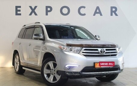 Toyota Highlander III, 2010 год, 2 225 000 рублей, 2 фотография