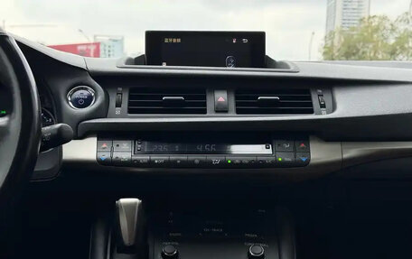 Lexus CT I рестайлинг, 2017 год, 1 800 035 рублей, 15 фотография