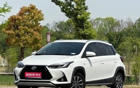 Toyota Yaris XP150 рестайлинг, 2022 год, 1 490 000 рублей, 1 фотография