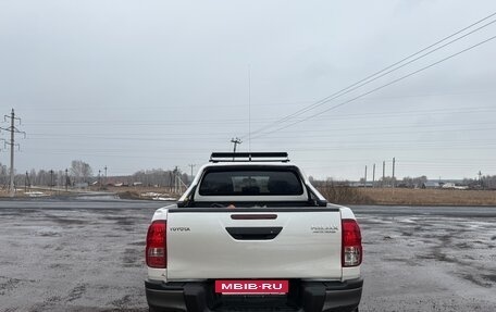 Toyota Hilux VIII, 2020 год, 4 500 000 рублей, 7 фотография