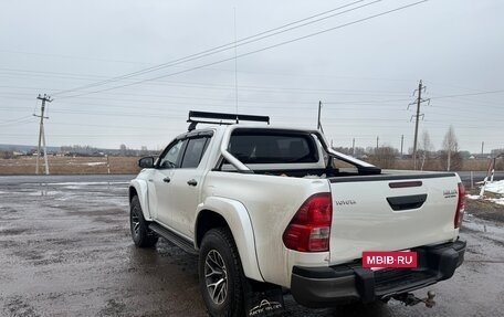 Toyota Hilux VIII, 2020 год, 4 500 000 рублей, 9 фотография