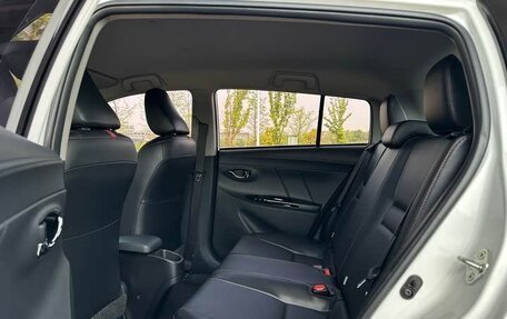 Toyota Yaris XP150 рестайлинг, 2022 год, 1 490 000 рублей, 13 фотография
