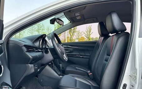 Toyota Yaris XP150 рестайлинг, 2022 год, 1 490 000 рублей, 8 фотография