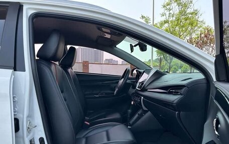 Toyota Yaris XP150 рестайлинг, 2022 год, 1 490 000 рублей, 14 фотография