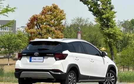 Toyota Yaris XP150 рестайлинг, 2022 год, 1 490 000 рублей, 3 фотография