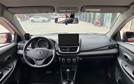 Toyota Yaris XP150 рестайлинг, 2022 год, 1 420 000 рублей, 9 фотография