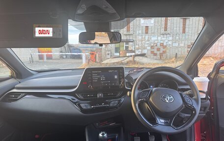 Toyota C-HR I рестайлинг, 2020 год, 1 700 000 рублей, 10 фотография