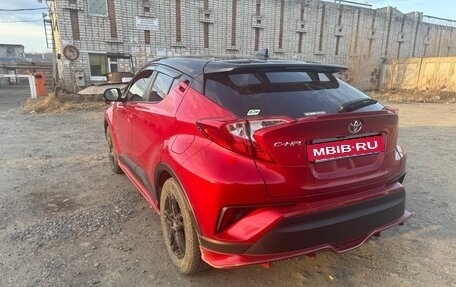 Toyota C-HR I рестайлинг, 2020 год, 1 700 000 рублей, 9 фотография