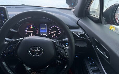 Toyota C-HR I рестайлинг, 2020 год, 1 700 000 рублей, 15 фотография