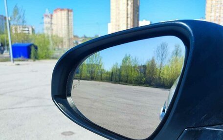 Toyota C-HR I рестайлинг, 2017 год, 2 640 000 рублей, 12 фотография