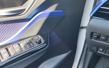 Toyota C-HR I рестайлинг, 2017 год, 2 640 000 рублей, 17 фотография