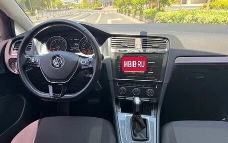 Volkswagen Golf VIII, 2020 год, 1 500 000 рублей, 7 фотография
