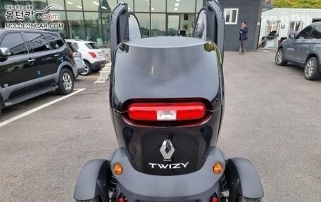 Renault Twizy, 2020 год, 549 009 рублей, 6 фотография