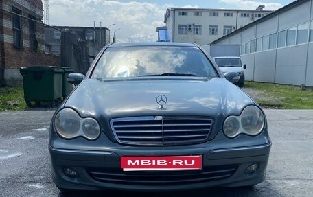 Mercedes-Benz C-Класс, 2004 год, 880 000 рублей, 2 фотография