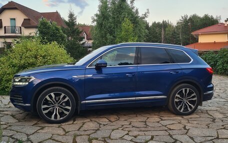 Volkswagen Touareg III, 2018 год, 3 800 000 рублей, 2 фотография
