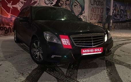 Mercedes-Benz E-Класс, 2010 год, 1 900 000 рублей, 3 фотография