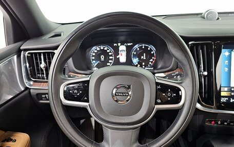 Volvo V60 Cross Country II, 2021 год, 3 430 000 рублей, 15 фотография