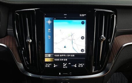 Volvo V60 Cross Country II, 2021 год, 3 430 000 рублей, 21 фотография