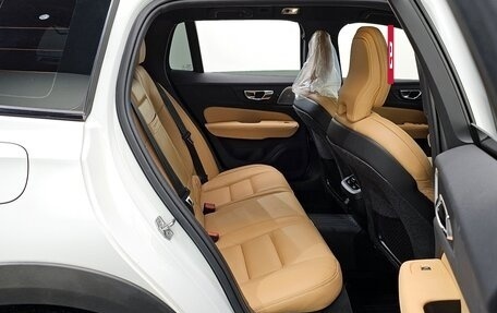 Volvo V60 Cross Country II, 2021 год, 3 430 000 рублей, 18 фотография