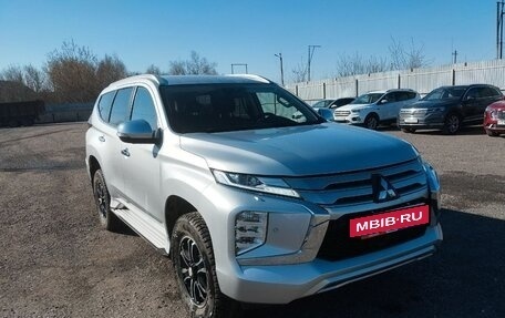 Mitsubishi Pajero Sport III рестайлинг, 2022 год, 4 500 000 рублей, 2 фотография