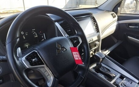 Mitsubishi Pajero Sport III рестайлинг, 2022 год, 4 500 000 рублей, 6 фотография