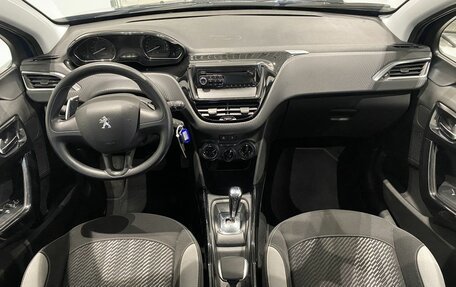 Peugeot 2008 II, 2014 год, 869 000 рублей, 10 фотография