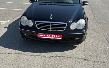 Mercedes-Benz C-Класс, 2004 год, 1 200 000 рублей, 2 фотография