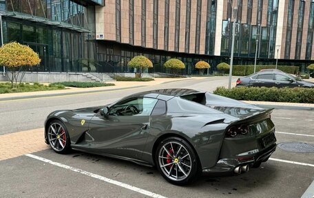 Ferrari 812, 2021 год, 63 000 000 рублей, 5 фотография
