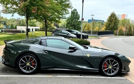 Ferrari 812, 2021 год, 63 000 000 рублей, 10 фотография