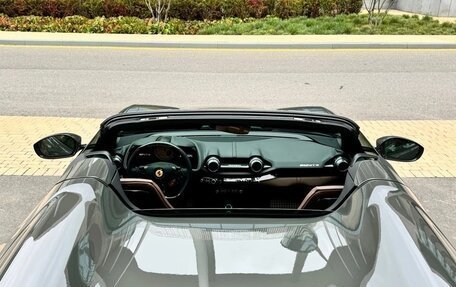 Ferrari 812, 2021 год, 63 000 000 рублей, 17 фотография