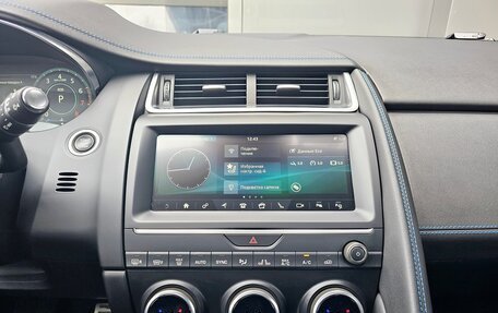 Jaguar E-Pace, 2018 год, 2 890 000 рублей, 22 фотография