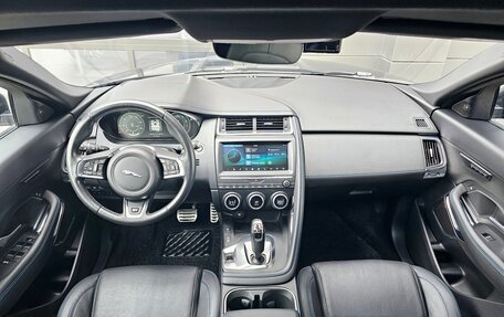 Jaguar E-Pace, 2018 год, 2 890 000 рублей, 17 фотография