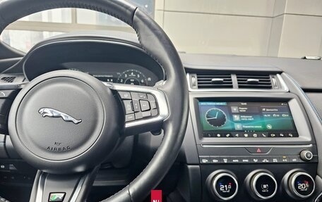 Jaguar E-Pace, 2018 год, 2 890 000 рублей, 19 фотография
