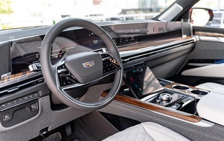 Cadillac Escalade V, 2024 год, 26 000 000 рублей, 13 фотография